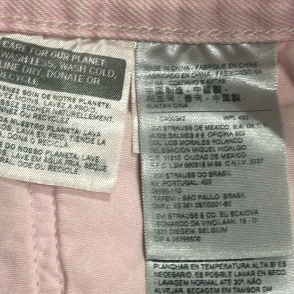 (B5) Levi's Original 501 Women's Frayed Hem Denim Shorts in Pink, Youth Size 30